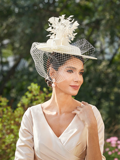 Elegante Tüll Fascinators mit Federn